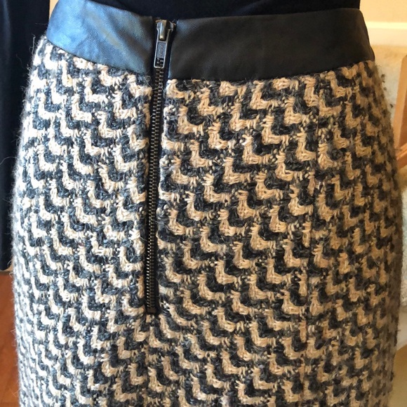 Tweed Skirt with Faux Leather Waistband - Picture 7 of 8